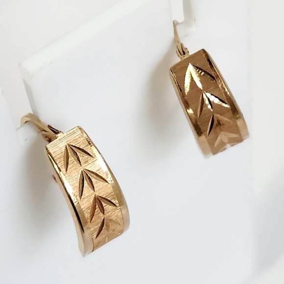 Not Flimsy* 80s 14k Solid Gold French Diamond etched Filigree Earrings 1.39g VTG - Picture 3 of 13